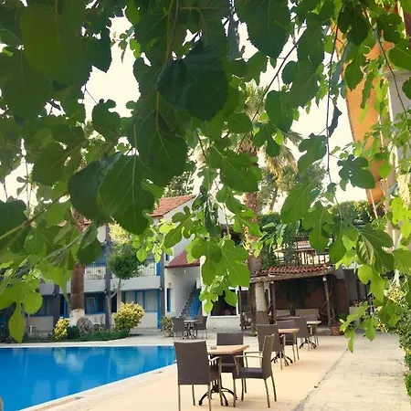 Artemis Yoeruek Old Town Hotel *